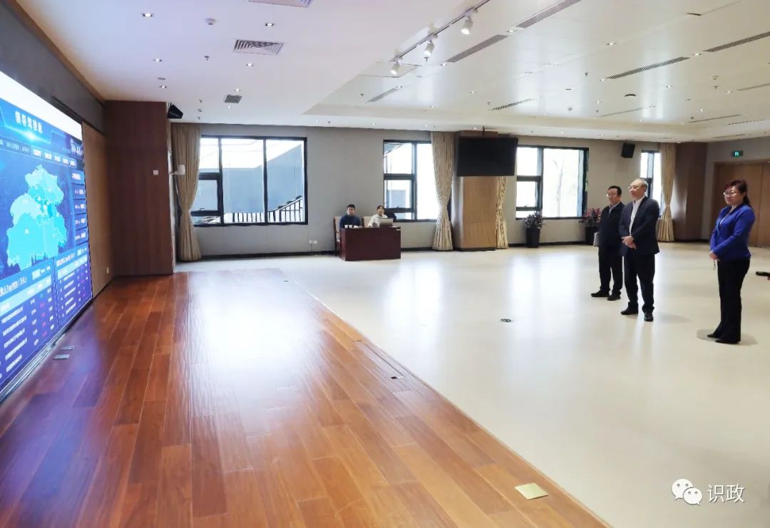 尹力到市发展改革委、市财政局、市税务局、市统计局调研时强调 把主题教育学习成果转化为推动首都高质量发展实效