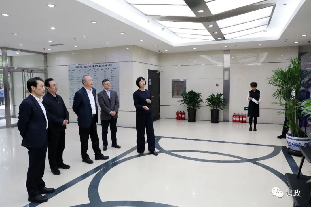 尹力到市发展改革委、市财政局、市税务局、市统计局调研时强调 把主题教育学习成果转化为推动首都高质量发展实效