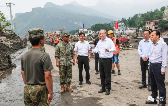 慰问解放军战士