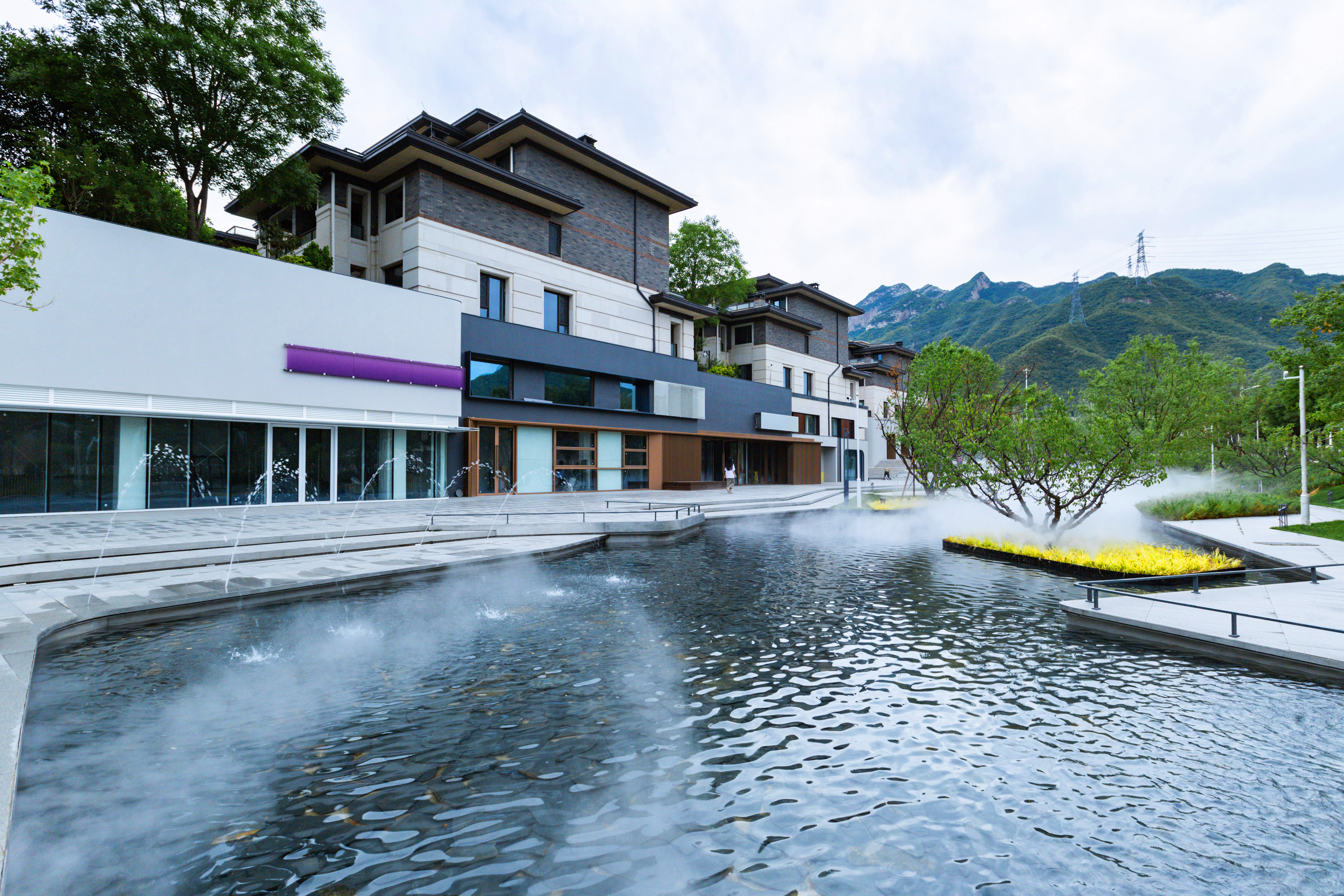 潭柘寺镇水岸商街