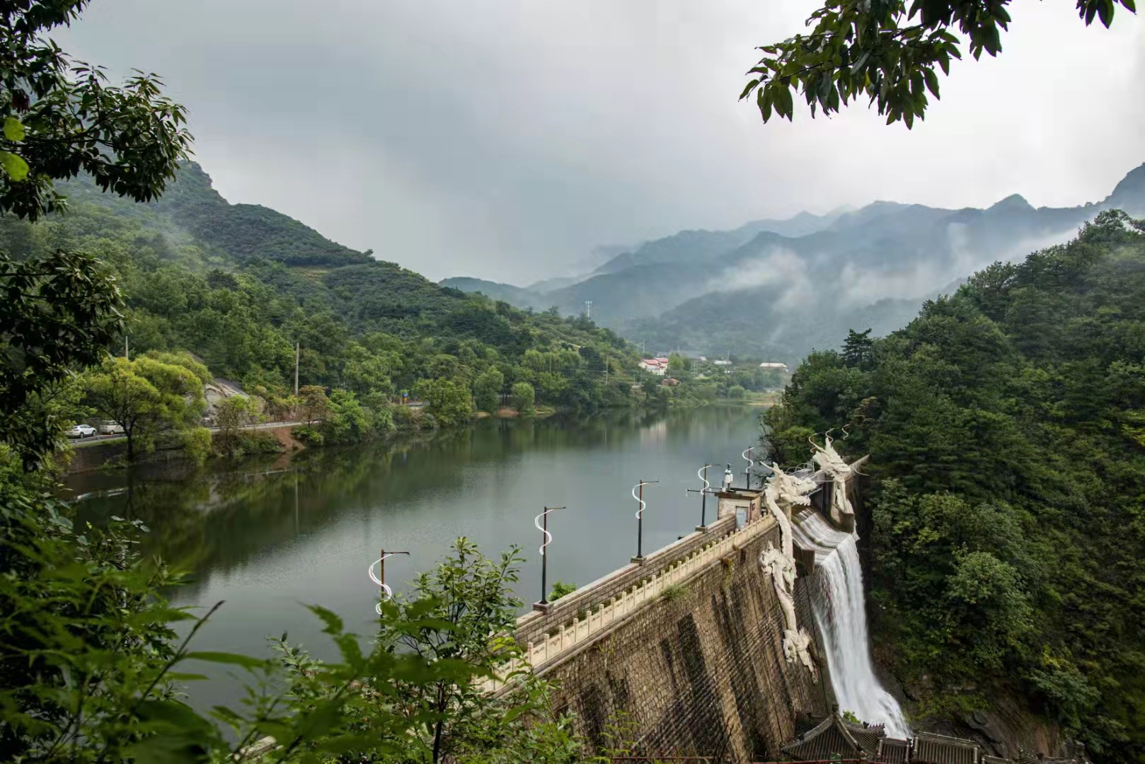 烟雨龙潭