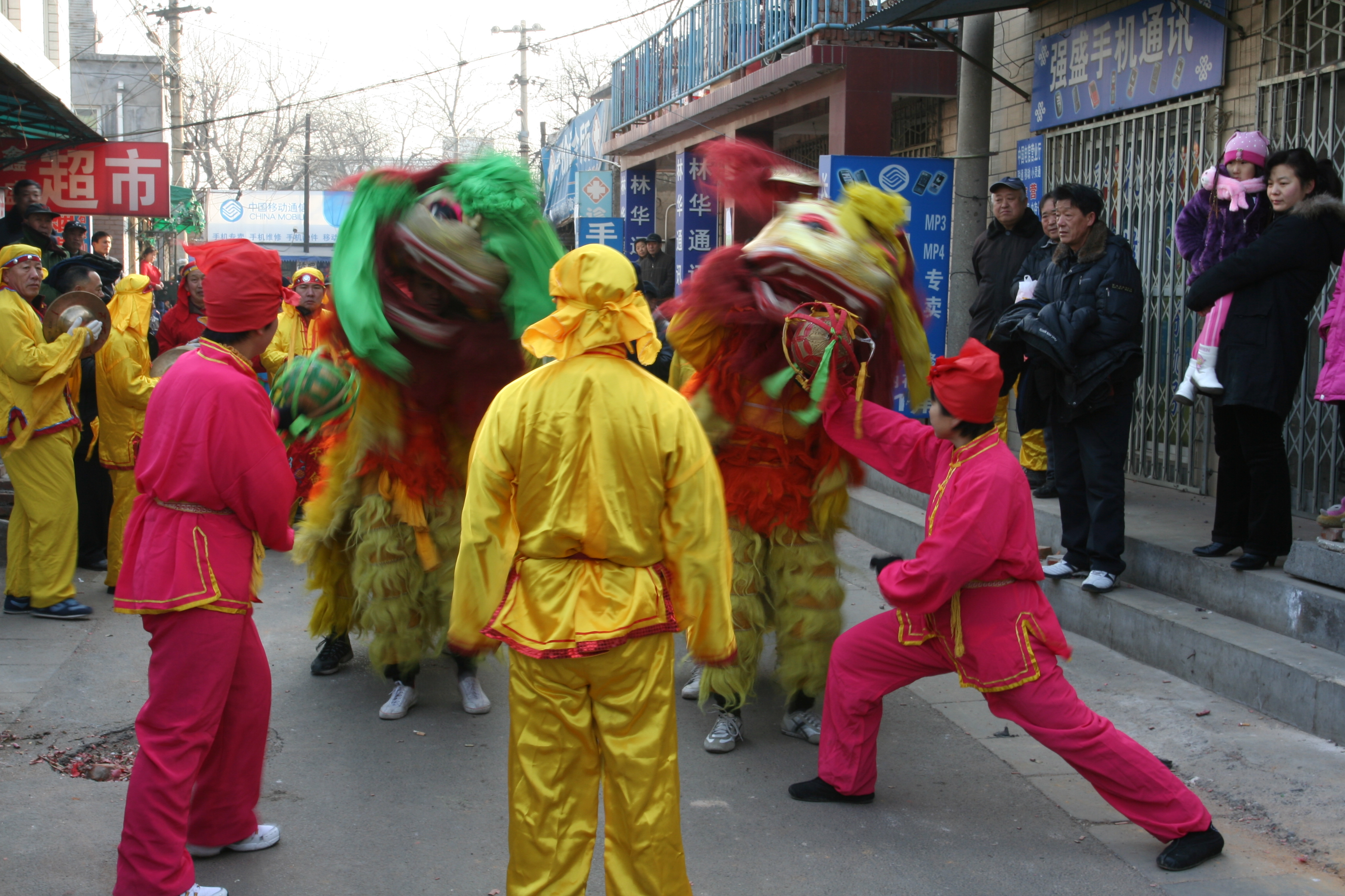 秉心圣会花会走街.JPG