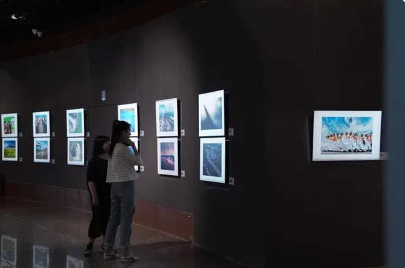 110幅摄影作品展现凉山彝族风情
