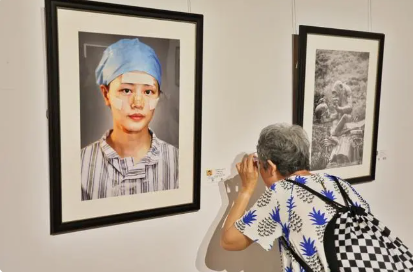 百名摄影家展出作品 《光影新视界》线下办摄影展