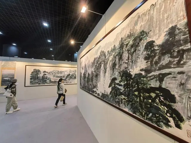 “心中的草原”画展开幕