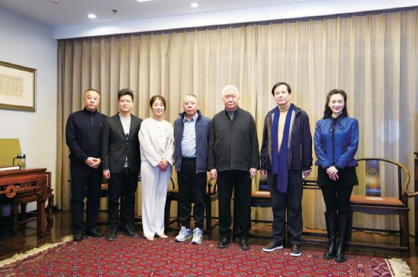多维视角带你“戏品白石”