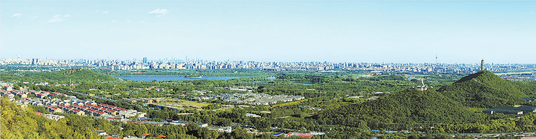西山鸟瞰北京城 何建勇摄