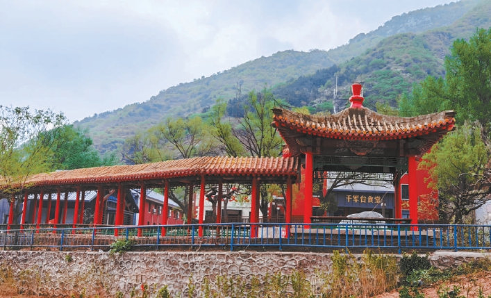 转型后的千军台矿区风景优美，这里拥有北京市独有的地下巷道，以矿山的体验以及国家应急培训等规划为主。