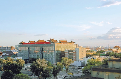隆福大厦顶层的中式传统建筑群。 新隆福公司供图