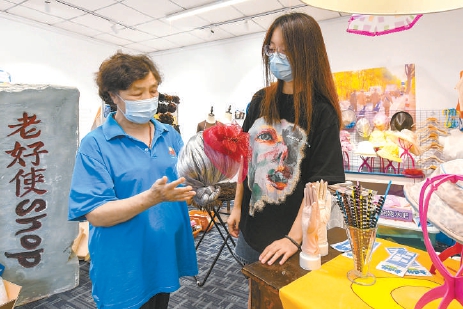 老老少少有了“胡同客厅”