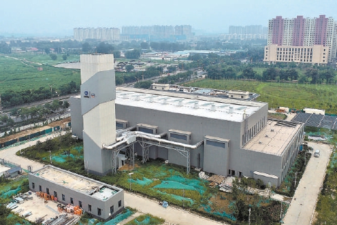 国内能源行业首个“近零能耗”建筑亮相副中心，集纳10多项高科技节能新技术，今年10月底将投入使用。 （白继开 摄）