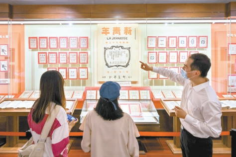 北大红楼成为党史学习教育的实景课堂。
