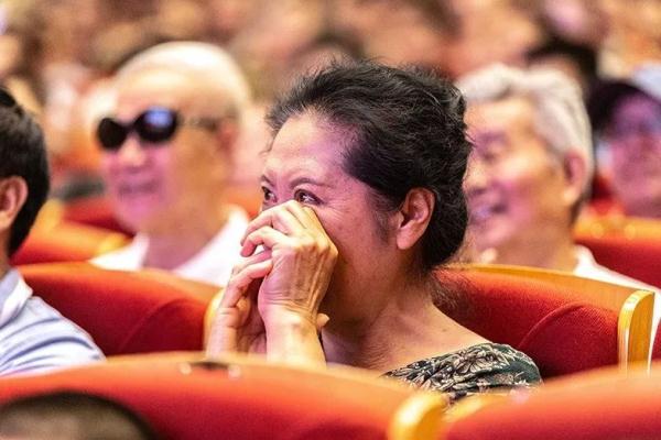 演出献给最可爱的人
