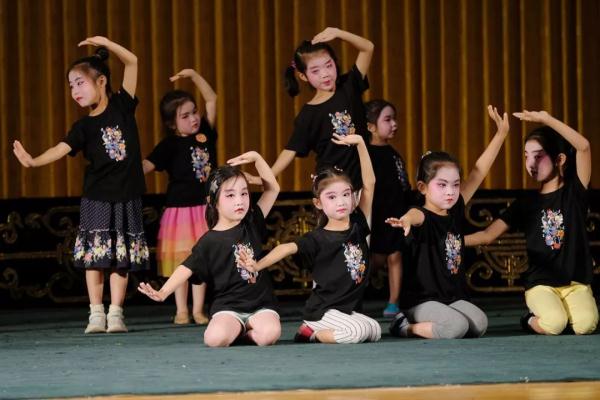 紫禁城里的戏园子—“2019打开艺术之门”京剧夏令营完美闭营！