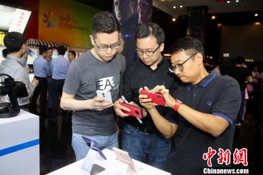 舞剧《天路》已矣全球初度“4K+5G”影院直播