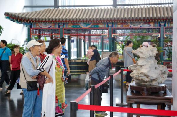 学习强国|中国园林博物馆里传来赞美祖国的歌声——《我和我的祖国》