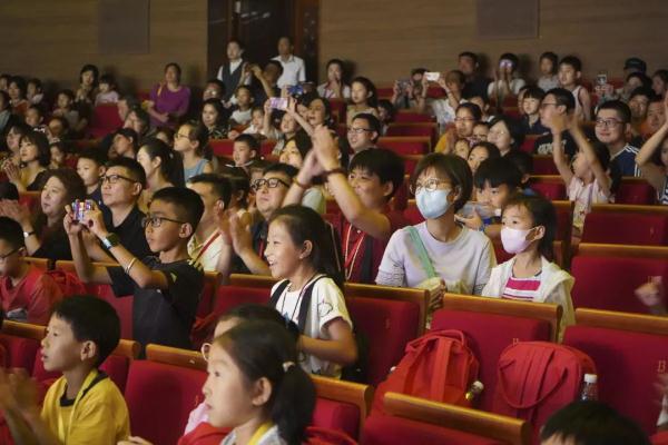 向经典致敬！木偶剧《西游记之三打白骨精》再现经典神话故事