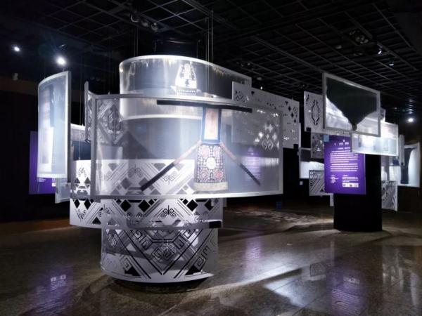 【坛情说爱】《爱的密码——民族纹饰展》开幕啦！