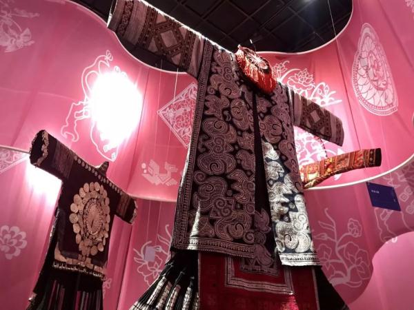 【坛情说爱】《爱的密码——民族纹饰展》开幕啦！