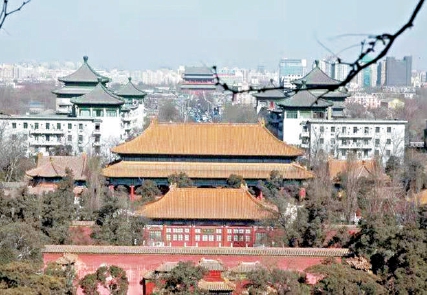 　　从景山上看“中轴双塔”