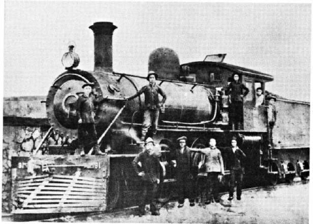 1922年4月，长辛店工人俱乐部工友合影留念。