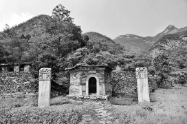 灵鹫禅寺不远处的圆通寺遗址