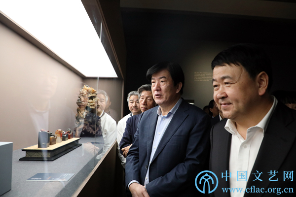 “礼赞新中国 奋进新时代——寿山石韵艺术大展”在京开幕