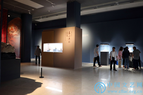 “礼赞新中国 奋进新时代——寿山石韵艺术大展”在京开幕
