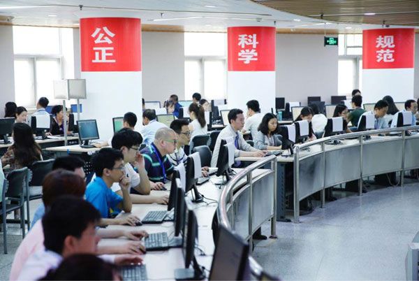 北京高考数学阅卷工作有序进行
