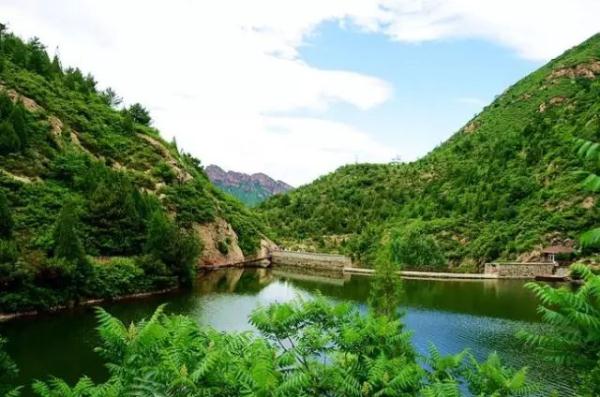 这个京郊的冷门景区，山雄水秀，林荫溪美，让人感觉恍若世外！