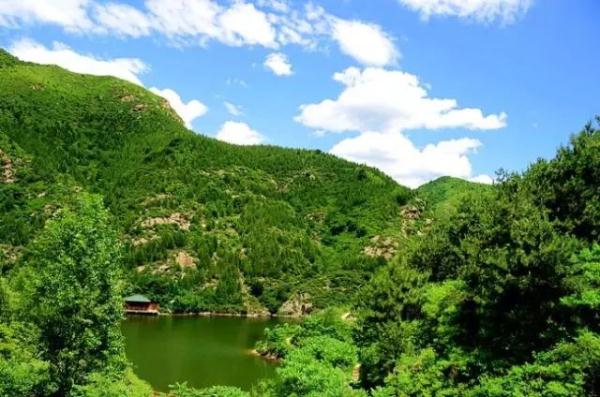 这个京郊的冷门景区，山雄水秀，林荫溪美，让人感觉恍若世外！