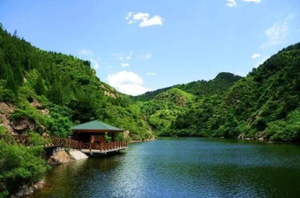 这个京郊的冷门景区，山雄水秀，林荫溪美，让人感觉恍若世外！