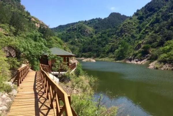 这个京郊的冷门景区，山雄水秀，林荫溪美，让人感觉恍若世外！