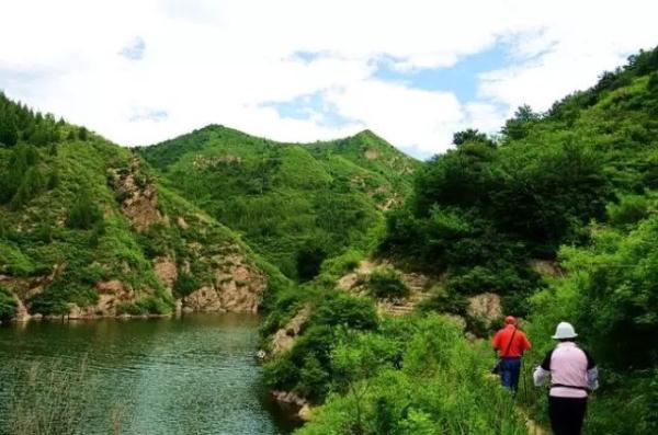 这个京郊的冷门景区，山雄水秀，林荫溪美，让人感觉恍若世外！