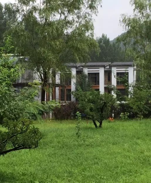 这个京郊的冷门景区，山雄水秀，林荫溪美，让人感觉恍若世外！