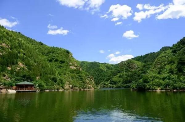 这个京郊的冷门景区，山雄水秀，林荫溪美，让人感觉恍若世外！