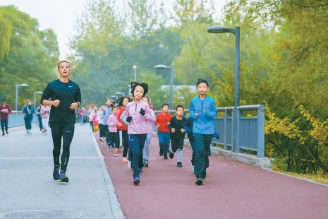奥森公园里有支少年跑团