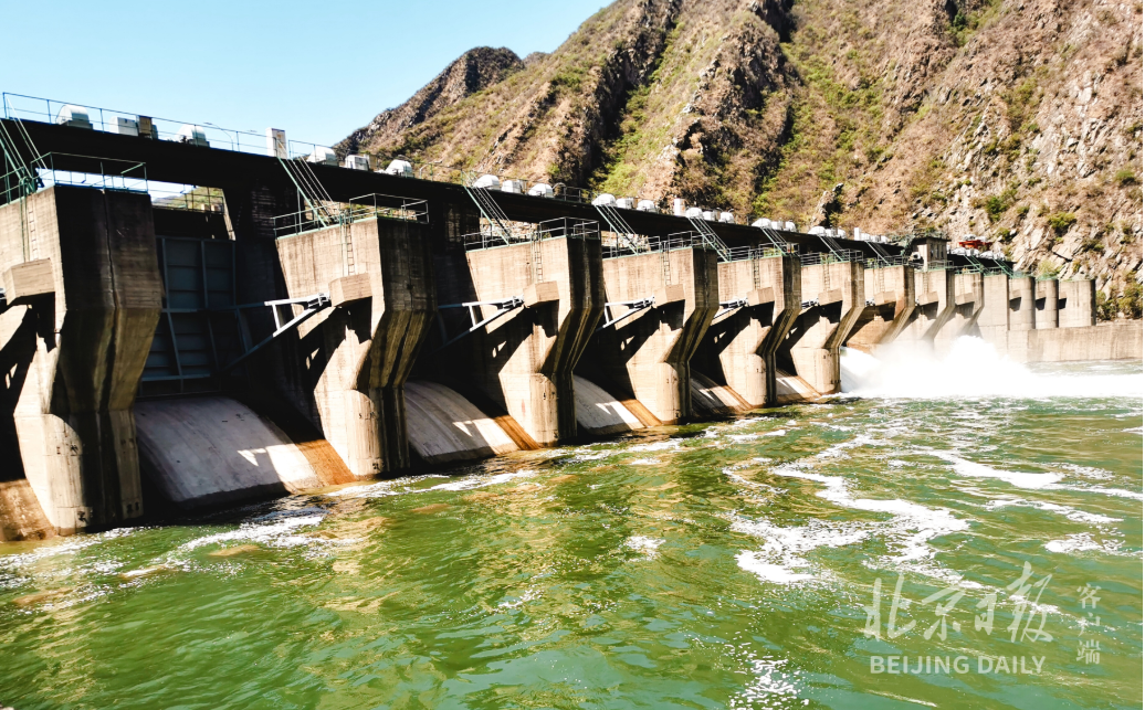 位于永定河山峡段的落坡岭大坝。
