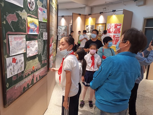 “奋斗百年 依旧少年—党在我心中 庆祝建党100周年”中小学艺术作品展4.jpg