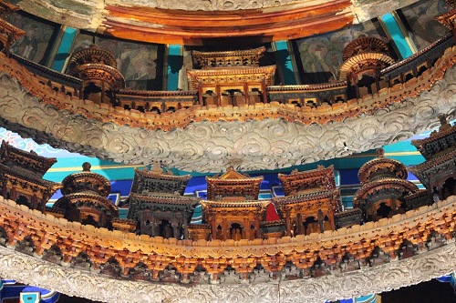 陈列于北京古建馆内的隆福寺藻井.png