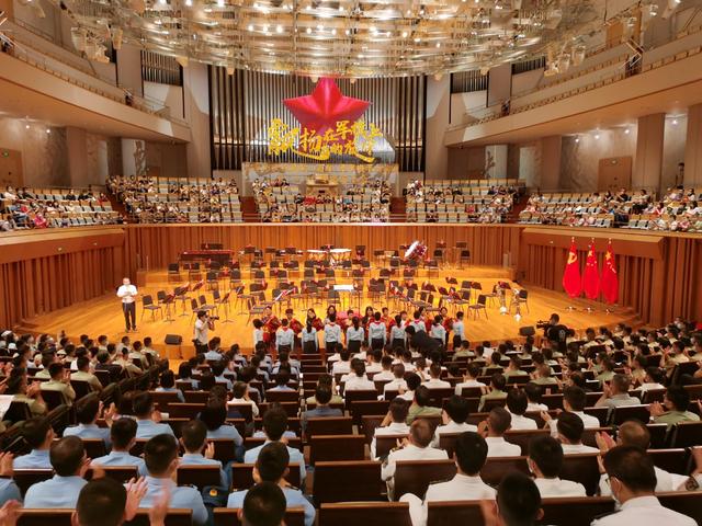 本市举办庆“八一”双拥专场慰问演出.jpeg