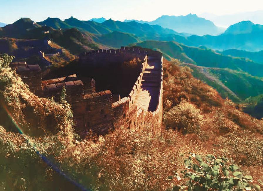 金山岭长城景区层林尽染，风景如画。 周万萍摄