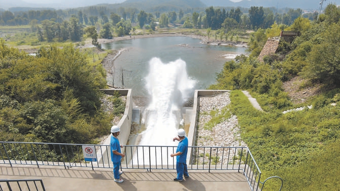密云水库通过潮河输水隧洞向下游生态补水。