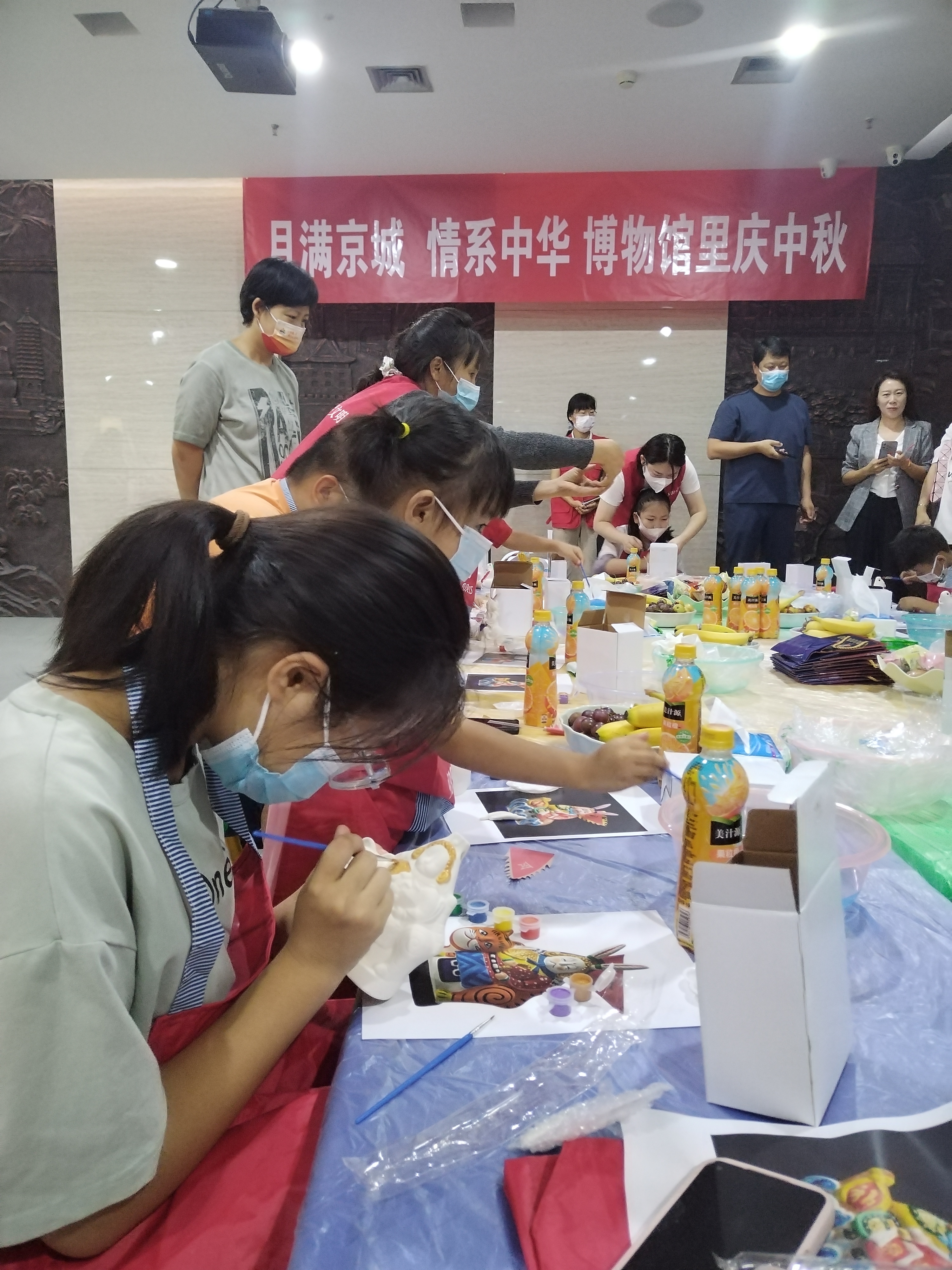“共贺中秋玉免送福”博物馆里过佳节