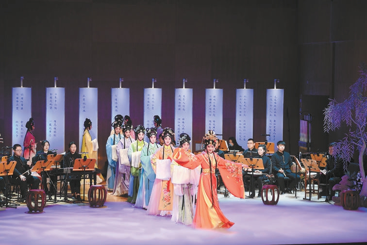 《京韵红楼》音乐会在国家图书馆艺术中心音乐厅上演。