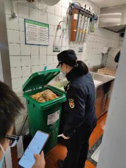 严抓源头落实 开展非居民单位厨余垃圾联合执法检查