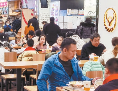 餐饮店食客激增