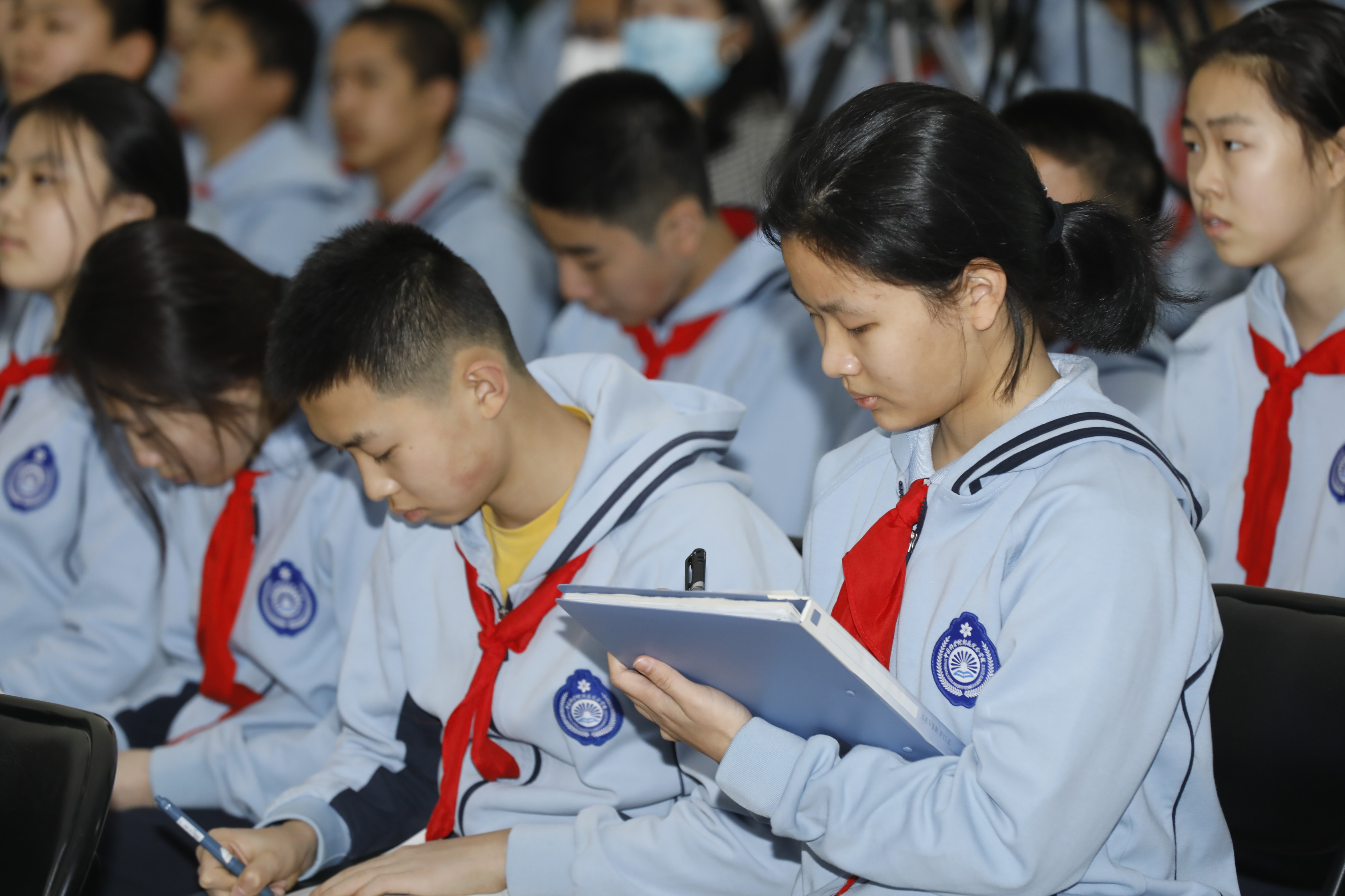 《读万卷书，行万里路——我的科研故事》生态环境教育课程
