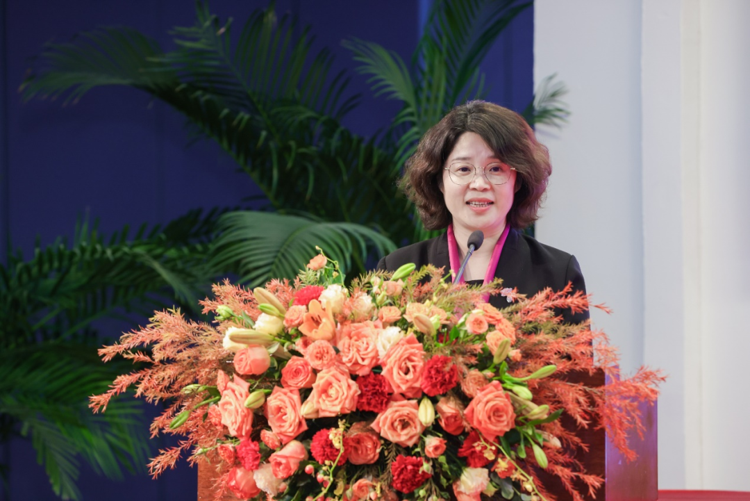 首都图书馆馆长毛雅君致辞