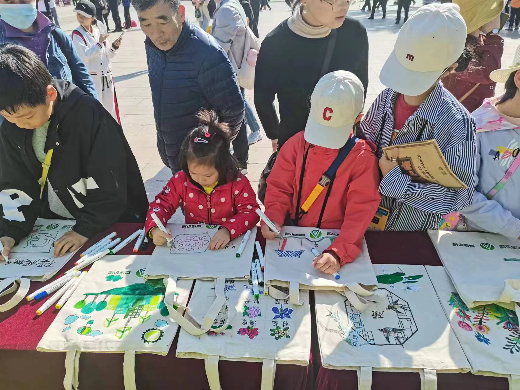“五一”假期首日北京市属公园多项措施服务保障游客游园